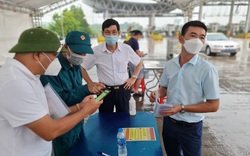Ngày đầu quét mã QR tại chốt ra vào TP Hà Nội: Người dân vẫn bỡ ngỡ