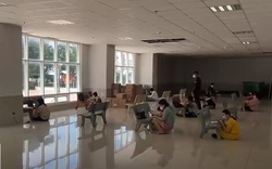 Dịch Covid-19 biến nơi di tản thành "lớp học dã chiến", năm học mới bộn bề nỗi lo