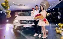 Được về nhà, Phan Văn Đức mua "xế hộp" hơn 2 tỷ đồng tặng vợ