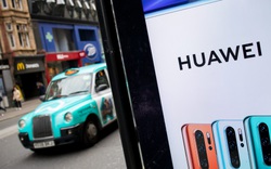 Đối thủ được gì, người dùng mất gì từ cú ngã vực sâu của Huawei?