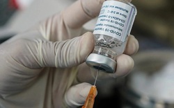 Tiêm vaccine phòng Covid-19 không đúng đối tượng, Giám đốc Trung tâm Y tế bị cách chức