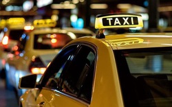Vị khách lạ đẩy tài xế taxi vào vòng lao lý sau câu nói "kiếm nhiều tiền"