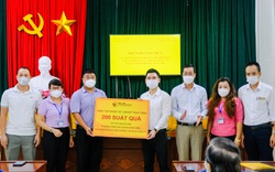 CBNV T&T Group trao tặng 3.000 suất quà cho người dân Hà Nội gặp khó khăn do Covid-19 