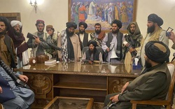 Nghẹt thở vụ thủ lĩnh Taliban bị đấm gây xả súng đẫm máu trong dinh tổng thống ở Kabul