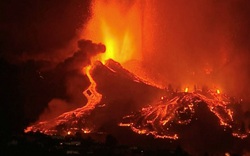Video: Kinh hoàng núi lửa phun trào ở Tây Ban Nha
