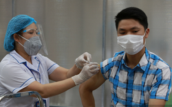 Người ở Hà Nội đã tiêm 2 mũi vaccine phòng Covid-19 có được về quê không?