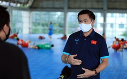 Bầu Tú của ĐT futsal Việt Nam lý giải việc "nhốt 2 hổ chung 1 chuồng"