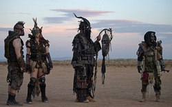 Điểm đến du lịch sa mạc nổi tiếng nhất Bắc Mỹ tràn ngập Cosplayer “kỳ quặc” dịp lễ hội