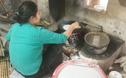 Một làng ở Quảng Bình người dân cùng làm thứ bánh đặc sản giòn tan, thơm lừng hơn trăm năm nay