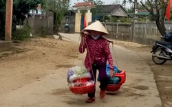 Kể chuyện làng: Ngóng mạ về chợ