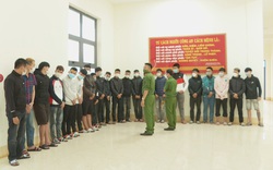 Đắk Lắk: Hai nhóm học sinh cầm dao, gậy hẹn "hỗn chiến" trong đêm, 1 người tử vong khi bỏ chạy
