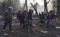 Ukraine tố Nga dội tên lửa tấn công Zaporizhzhia sau vụ nổ kinh hoàng trên cầu Crimea