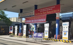 Hà Nội: Xuất hiện tình trạng cửa hàng của Petrolimex... hết xăng