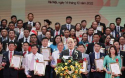 Lễ tôn vinh và trao danh hiệu cho 100 "Nông dân Việt Nam xuất sắc 2022"