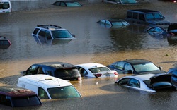 Chủ xe cần làm gì khi ô tô bị ngập nước?