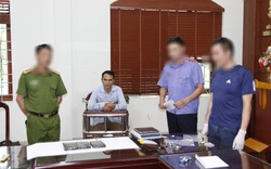 Lai Châu: Bắt quả tang đối tượng vận chuyển mua bán 3 bánh heroin