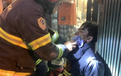 Xúc động cảnh cứu 11 người mắc kẹt trong đám cháy ở quận Cầu Giấy