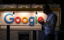 Lợi nhuận công ty mẹ của Google giảm sốc