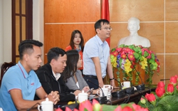 Phó TBT Báo NTNN/Dân Việt thăm và làm việc với huyện Lang Chánh