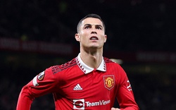 Ronaldo ghi bàn trong trận thắng 3-0 của M.U tại Europa League