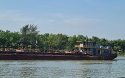 Hải Phòng: Bắt giữ phương tiện hút cát trong bãi ngao chưa thu hoạch tại huyện Kiến Thụy