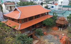 Choáng ngợp với ngôi nhà toàn bằng gỗ quý, xây trái phép trên đất lúa ở Quảng Ngãi