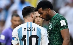 Khiêu khích Messi, hậu vệ Ả rập Xê út bị "quây hội đồng"