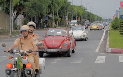 Ngỡ ngàng đoàn xe ô tô cổ từ các thương hiệu nổi tiếng hội tụ tại Bạc Liêu