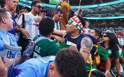 CĐV Argentina và Mexico "thượng cẳng chân, hạ cẳng tay" ở World Cup 2022