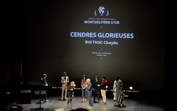 "Tro tàn rực rỡ" của đạo diễn Bùi Thạc Chuyên thắng Giải Khinh khí cầu vàng tại Pháp
