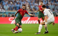Bruno Fernandes 2 lần “xé lưới” Uruguay, Bồ  Đào Nha sớm vào vòng 1/8