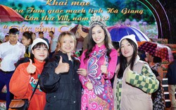 Hoa hậu Nông Thúy Hằng rạng rỡ tại Lễ hội hoa Tam giác mạch 2022 