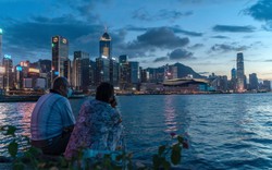 Hong Kong nới lỏng quy tắc Covid cho du lịch theo nhóm