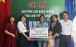 Khánh Hòa: Chi trả 252 triệu đồng tiền bảo hiểm cho khách hàng tham gia bảo hiểm 