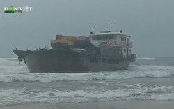 Khám phá con “tàu lạ” nghi của Trung Quốc vừa dạt vào bờ biển Quảng Trị