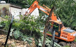 Bình Định: Cận cảnh phá dỡ công trình tại "điểm nóng" xây dựng không phép ở Quy Nhơn