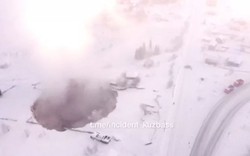 'Cổng địa ngục' khổng lồ bất ngờ xuất hiện ở thị trấn Nga