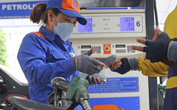 Xăng dầu đồng loạt giảm giá tiếp, giá xăng lao dốc "thủng đáy" năm 2022