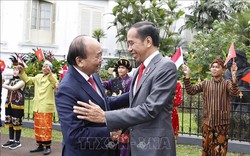 Tổng thống Indonesia đón Chủ tịch nước Nguyễn Xuân Phúc thăm cấp nhà nước