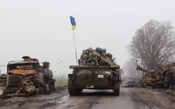 Ukraine đẩy lùi nhiều cuộc tấn công dữ dội của Nga; Moscow hứng 2 vụ cháy căn cứ quân sự trong 1 ngày