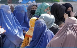 Taliban giáng lệnh cấm đoán mới với phụ nữ