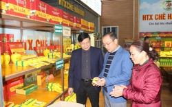 Hội ND Thái Nguyên kiểm tra chất lượng sản phẩm trưng bày tại Hội nghị của TƯ Hội NDVN tổ chức tại Hà Nội