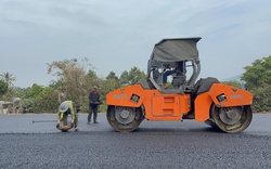 Cao tốc Phan Thiết - Dầu Giây: "Chạy đua" thi công, nhiều đoạn vẫn ngổn ngang chưa phủ nhựa