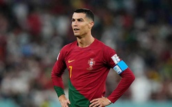 HLV chê trách, CĐV tẩy chay, Ronaldo dự bị khi Bồ Đào Nha đấu Thụy Sĩ?