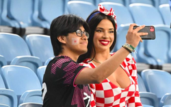 Người mẫu Croatia mặc gợi cảm xem World Cup bất chấp chỉ trích
