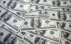 ​​Dòng tiền "ồ ạt" đổ vào các quỹ đầu tư của Mỹ do đồng đô la tăng