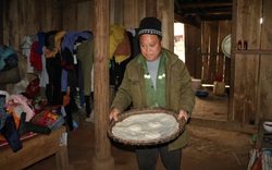 Cúng Tết bằng chiếc bánh dày khổng lồ của đồng bào dân tộc Mông ở Sơn La