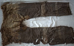 Tìm thấy chiếc quần cổ nhất thế giới: 3.000 năm vẫn còn nguyên vẹn