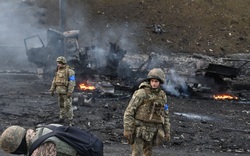 Chùm ảnh Kiev chìm trong khói lửa chiến sự, Ukraine báo cáo hàng trăm thương vong 