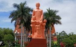 Tết Nhâm Dần, nhiều du khách đến tham quan Bảo tàng Hồ Chí Minh chi nhánh Bình Thuận